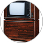 The first TV in the industry allowing viewers to watch 2 programs at once on the same screen
